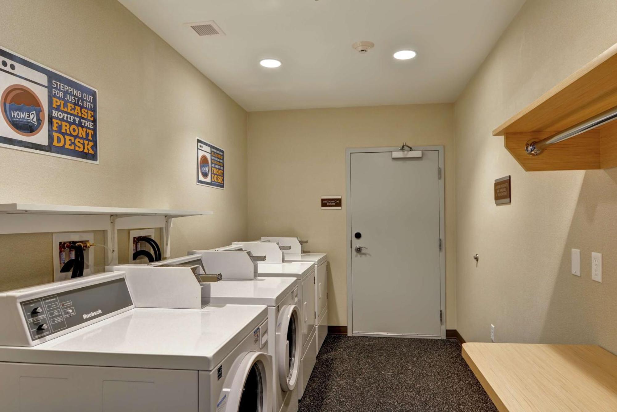 Home2 Suites By Hilton Las Vegas Strip South Exterior photo