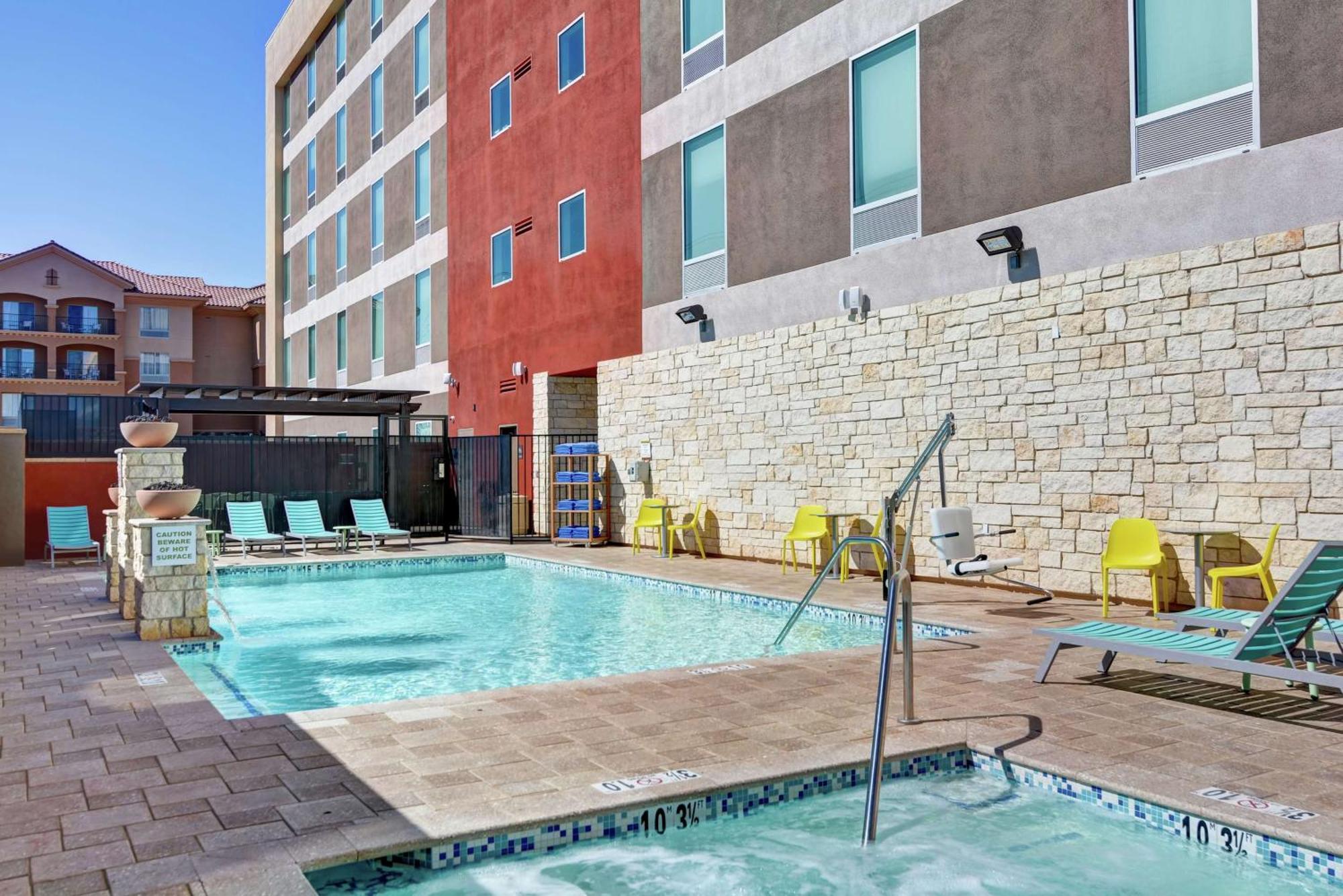 Home2 Suites By Hilton Las Vegas Strip South Exterior photo